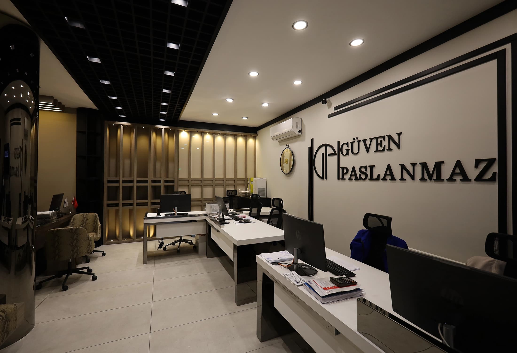 Güven Paslanmaz — kapak görseli, İstanbul, Kurumsal Ofis